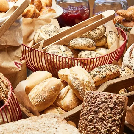 Otel Steigenberger Airport Berlin 4*