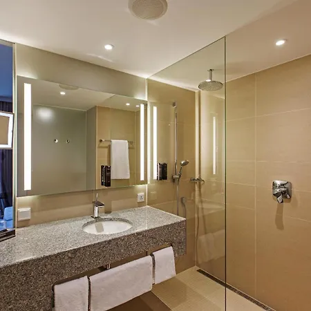 Steigenberger Airport Berlin 4*