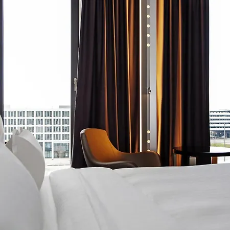 Steigenberger Airport Berlin Hotell 4*