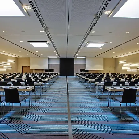 Отель Steigenberger Airport Berlin 4*