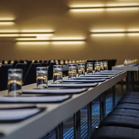 Steigenberger Airport Berlin Otel 4*