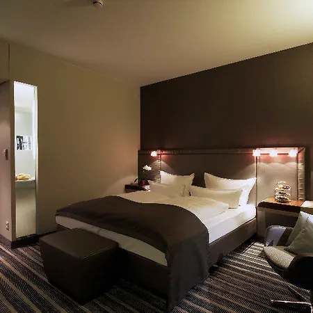 Otel Steigenberger Airport Berlin 4*